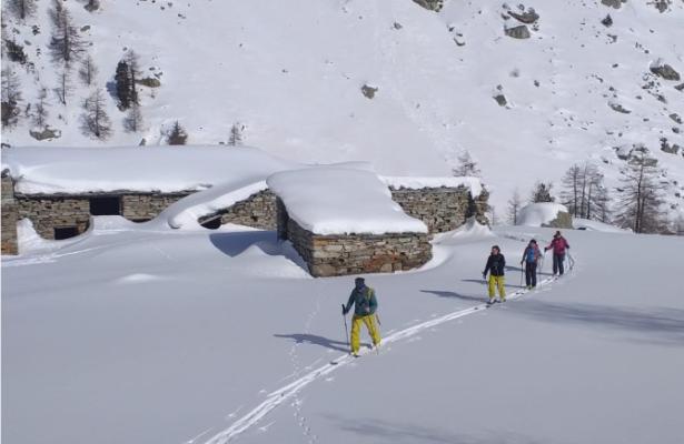 Ski mountaineering with the Champoluc Alpine Guides