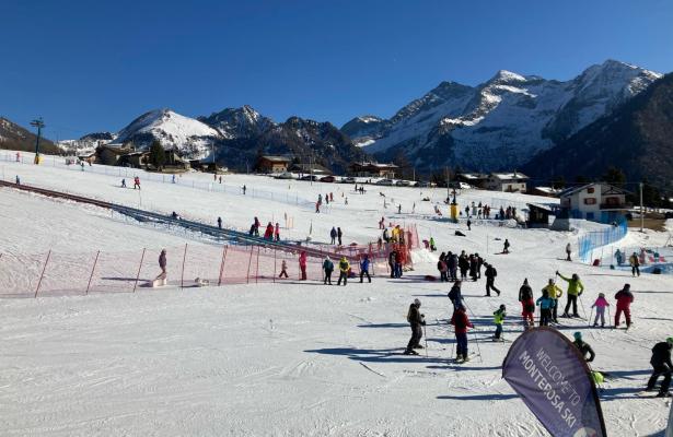 abc-vacanze en enjoy-your-summer-2021-in-val-d-ayas-the-ski-lifts-of-monterosa-ski-in-champoluc-are-opening 042